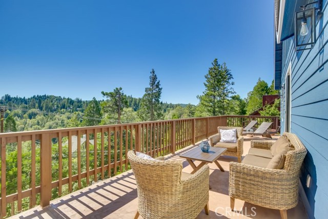 Detail Gallery Image 8 of 51 For 688 Zurich Dr, Lake Arrowhead,  CA 92352 - 4 Beds | 3/1 Baths