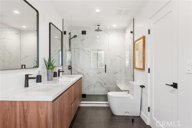 Detail Gallery Image 30 of 57 For 5630 Blanco Ave, Woodland Hills,  CA 91367 - 4 Beds | 4/1 Baths