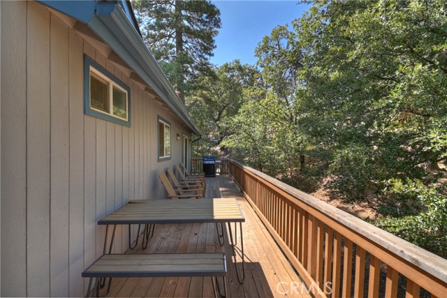 1348 Manzanita Way, Lake Arrowhead CA: https://media.crmls.org/medias/3d99c3b4-6a97-4307-bf44-2c7155e6f609.jpg