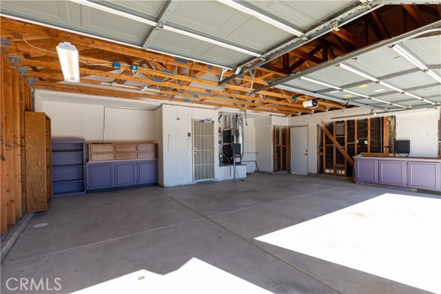 Detail Gallery Image 13 of 14 For 13230 Claremont Ave, Victorville,  CA 92392 - 3 Beds | 2 Baths