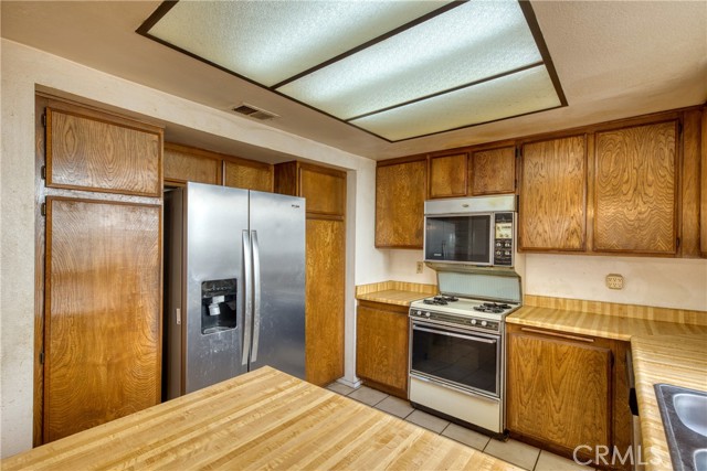Detail Gallery Image 15 of 33 For 267 Linwood Ave #E,  Monrovia,  CA 91016 - 2 Beds | 2/1 Baths