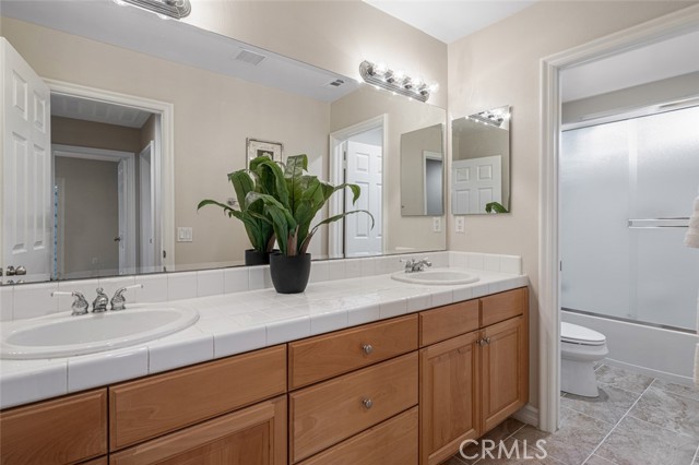 2188 Saratoga Lane, Glendora CA: https://media.crmls.org/medias/3d9c29e5-71a6-43f2-a95e-661ebb48b775.jpg