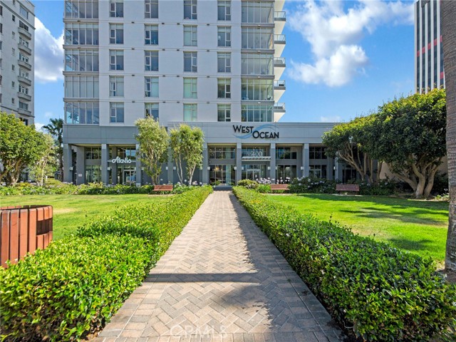 Detail Gallery Image 1 of 52 For 411 W Seaside Way #405,  Long Beach,  CA 90802 - 2 Beds | 2 Baths