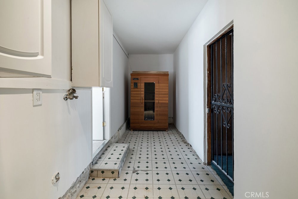 https://media.crmls.org/medias/3d9d62c3-94b3-42c3-8b70-b6c07e6310a3.jpg?preset=X-Large