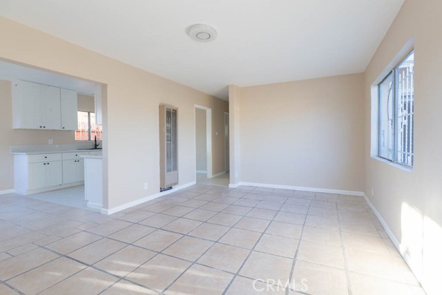 Detail Gallery Image 2 of 7 For 3711 W 110th #2,  Inglewood,  CA 90303 - 2 Beds | 1 Baths