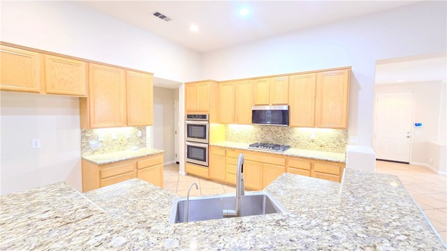 Image 5 of 30 For 7327 Cobble Creek Drive