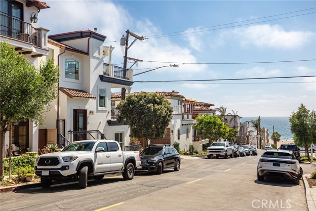 216 1st Street, Manhattan Beach, California 90266, 3 Bedrooms Bedrooms, ,4 BathroomsBathrooms,Residential,Sold,1st,SB21166941
