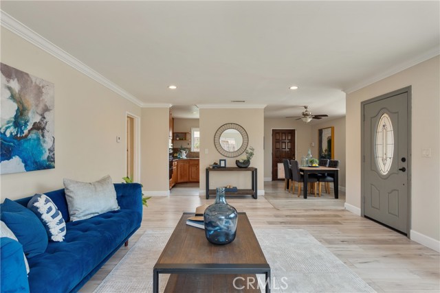 518 S Forest Avenue, Santa Ana CA: https://media.crmls.org/medias/3da018cd-0711-4770-aab0-b024e1bfabc3.jpg