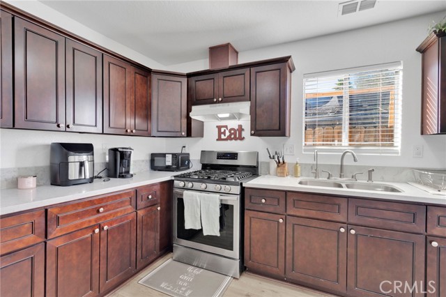 Detail Gallery Image 13 of 41 For 10450 Cimmeron Trail, Adelanto,  CA 92301 - 3 Beds | 2 Baths