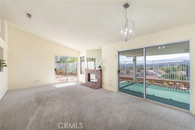 Detail Gallery Image 12 of 41 For 23044 Canyon Hill Dr., Corona,  CA 92883 - 3 Beds | 2 Baths