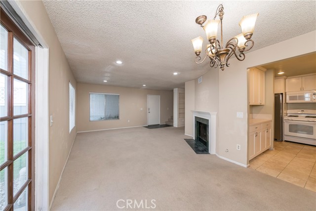 Detail Gallery Image 9 of 33 For 24121 High Knob #C,  Diamond Bar,  CA 91765 - 2 Beds | 2/1 Baths