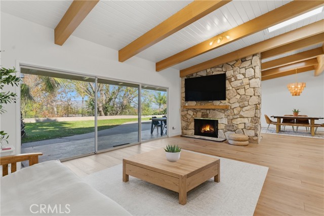 Detail Gallery Image 6 of 38 For 5618 Wilhelmina Ave, Woodland Hills,  CA 91367 - 3 Beds | 2/1 Baths