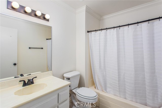 2061 W Redlands Boulevard, Redlands CA: https://media.crmls.org/medias/3da3eddf-b40b-4f83-bb2c-4c224e1d25a8.jpg