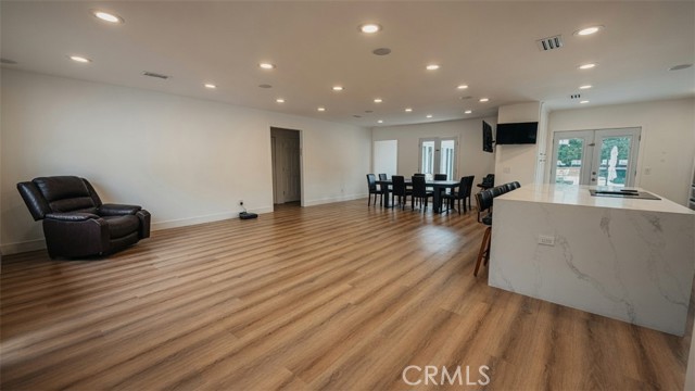 5855 Shirley Avenue photo 8