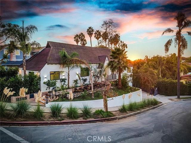 Detail Gallery Image 2 of 72 For 1145 S Longwood, Los Angeles,  CA 90019 - 4 Beds | 3 Baths