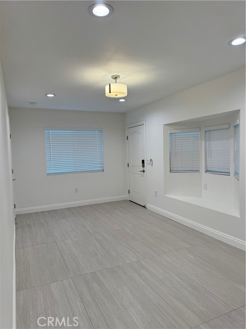 Detail Gallery Image 3 of 4 For 8015 Sterling Dr, Huntington Beach,  CA 92626 - 1 Beds | 1 Baths