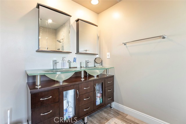 Detail Gallery Image 25 of 51 For 1301 Corona Dr, Glendale,  CA 91205 - 3 Beds | 5 Baths