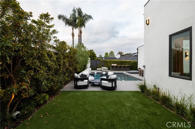 Detail Gallery Image 37 of 44 For 1615 Anita Ln, Newport Beach,  CA 92660 - 4 Beds | 4/1 Baths