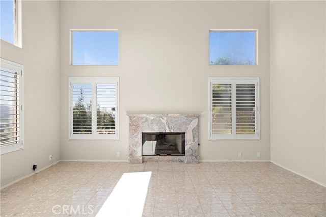 Detail Gallery Image 11 of 53 For 723 Regent Ct, Santa Paula,  CA 93060 - 4 Beds | 2/1 Baths