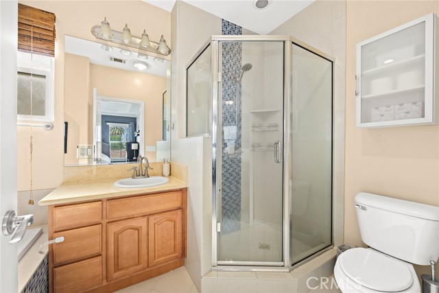 Detail Gallery Image 9 of 17 For 526 Fano St a,  Monrovia,  CA 91016 - 3 Beds | 2/1 Baths