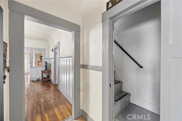 341 W 42nd St, Los Angeles CA: https://media.crmls.org/medias/3da809ce-61a7-4b09-85b1-f47bbd090b9f.jpg