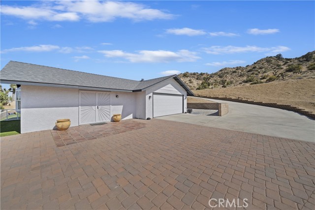 55578 Free Gold Drive, Yucca Valley CA: https://media.crmls.org/medias/3da93fce-4e1b-4bbe-afba-997cf0730349.jpg