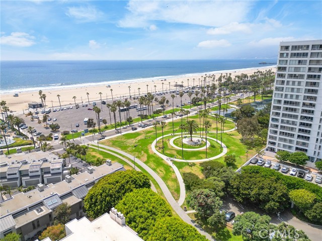 2910 Neilson Way, Santa Monica CA: https://media.crmls.org/medias/3daa1cf5-3090-4703-b48a-7f7e9c713cff.jpg