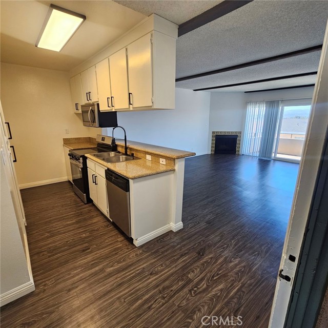 Detail Gallery Image 7 of 11 For 209 S Prospect Ave #108,  Redondo Beach,  CA 90277 - 1 Beds | 1 Baths