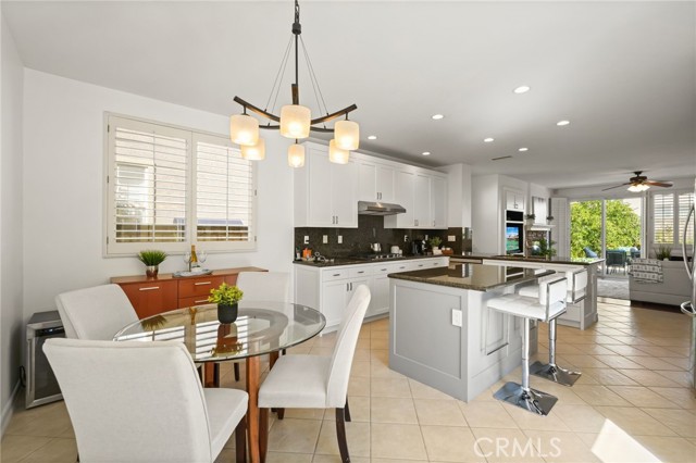 Detail Gallery Image 34 of 71 For 22601 Gault St, West Hills,  CA 91307 - 5 Beds | 3 Baths