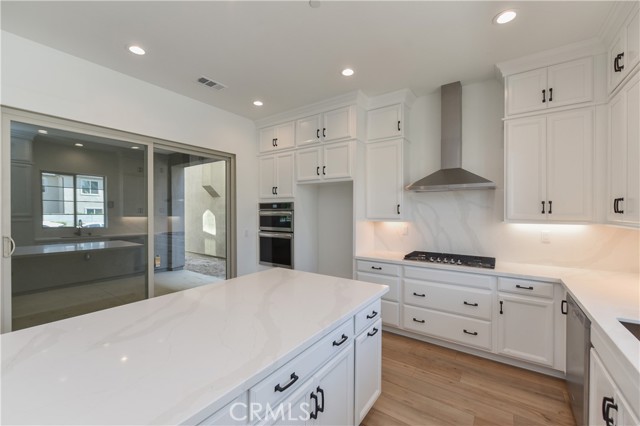 Detail Gallery Image 3 of 39 For 162 Pattern, Irvine,  CA 92618 - 4 Beds | 3 Baths