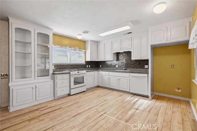 Image 10 of 50 For 5290 Church Street