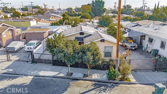 Detail Gallery Image 1 of 31 For 7410 Parmelee Ave, Los Angeles,  CA 90001 - 2 Beds | 1/1 Baths