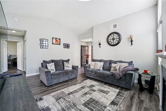 Detail Gallery Image 6 of 25 For 2350 Juneberry, Hemet,  CA 92545 - 2 Beds | 2 Baths