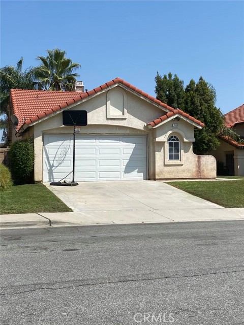 7449 Mayflower St, Fontana, CA 92336