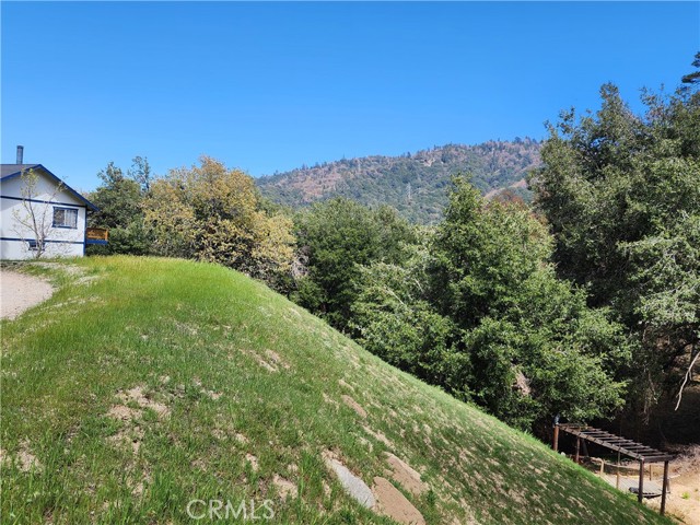 327 Davos Drive, Crestline CA: https://media.crmls.org/medias/3dad2bcc-53eb-44db-a7ab-6e77502c96b4.jpg