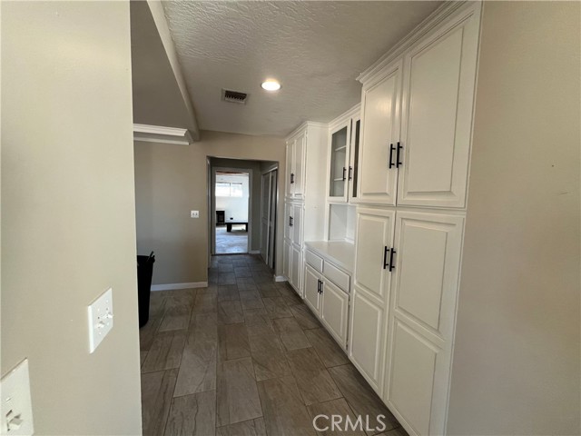 Detail Gallery Image 11 of 25 For 18530 Eucalyptus St, Hesperia,  CA 92345 - 3 Beds | 2/1 Baths