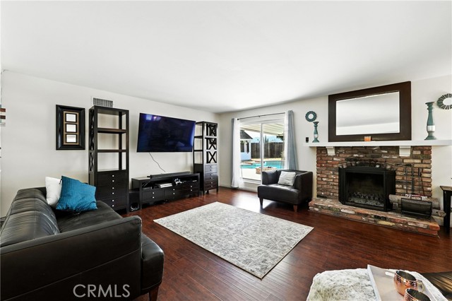 2842 Pietro Drive, Hacienda Heights CA: https://media.crmls.org/medias/3dae00a2-1531-445c-ba50-9568d4a25856.jpg