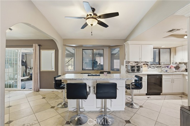 Detail Gallery Image 11 of 54 For 15572 Riverside St, Hesperia,  CA 92345 - 3 Beds | 2 Baths