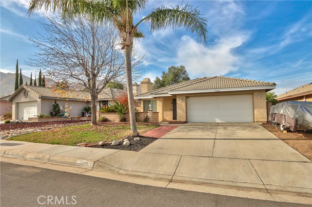 Detail Gallery Image 2 of 31 For 10315 Crossing Green Cir, Moreno Valley,  CA 92557 - 3 Beds | 2 Baths