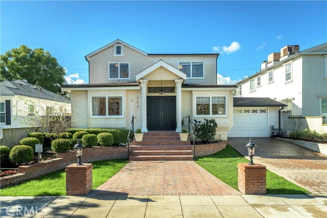 Detail Gallery Image 1 of 50 For 251 N Whitnall, Burbank,  CA 91505 - 4 Beds | 3 Baths