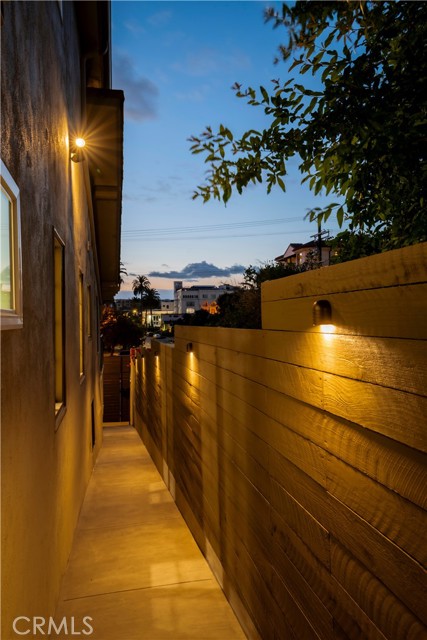 1030 Echo Park Avenue, Los Angeles CA: https://media.crmls.org/medias/3daf9849-d5d9-45bc-88c8-0d5663611661.jpg