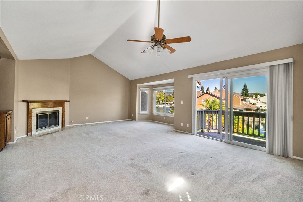 3db0daa5 1703 469d A965 D974071e82b3