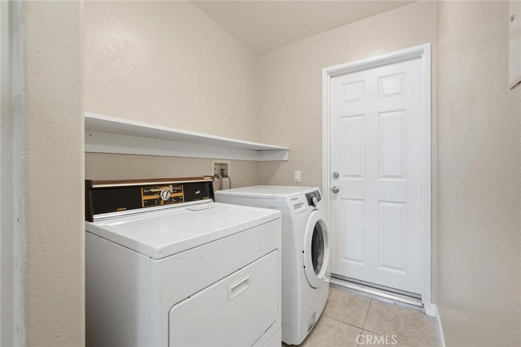 MLS #OC25245159 image #25