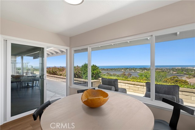Detail Gallery Image 12 of 34 For 31 Carmel Bay Dr, Corona Del Mar,  CA 92625 - 4 Beds | 2/1 Baths