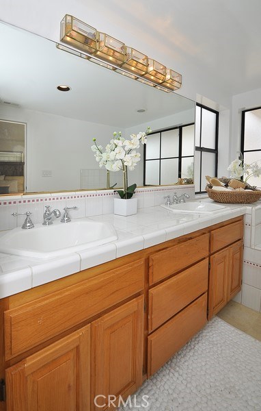 109 Guadalupe Avenue, Redondo Beach, California 90277, 4 Bedrooms Bedrooms, ,2 BathroomsBathrooms,Residential,Sold,Guadalupe,PV17120512