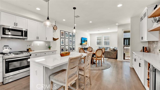 Detail Gallery Image 3 of 43 For 1006 Overton Ct, Tustin,  CA 92780 - 3 Beds | 2/1 Baths