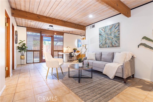 Detail Gallery Image 18 of 44 For 17442 Horace St, Granada Hills,  CA 91344 - 3 Beds | 3 Baths