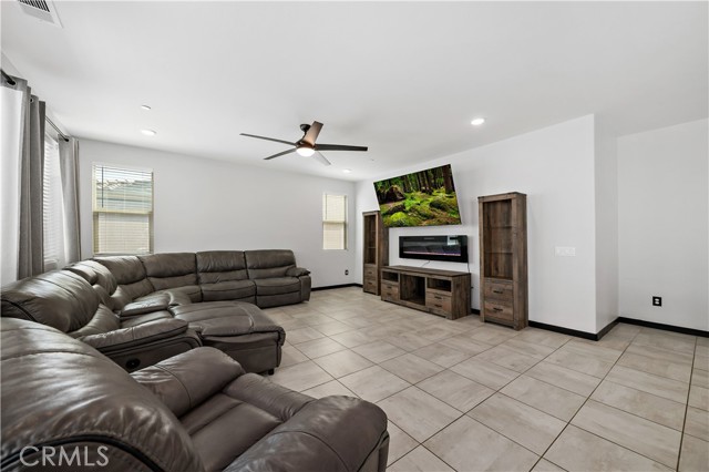 Detail Gallery Image 18 of 72 For 30924 Falling Star Pl, Murrieta,  CA 92563 - 4 Beds | 3 Baths