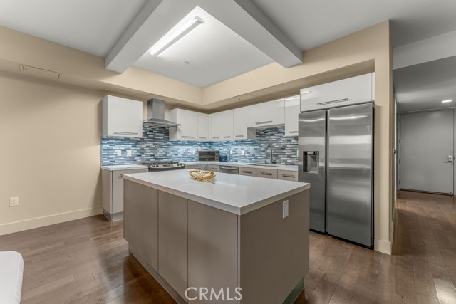 433 Pine Avenue, Long Beach CA: https://media.crmls.org/medias/3db5ef0d-789d-4dfd-8fbe-3bf472fc834e.jpg