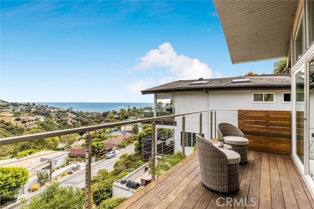 1385 Terrace Way, Laguna Beach CA: https://media.crmls.org/medias/3db63b73-367f-4fa2-ab5e-d2f09e859101.jpg